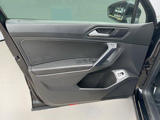 Photo of 2021 Deep Black Volkswagen Tiguan