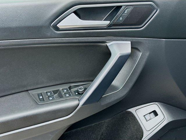 Photo of 2021 Deep Black Volkswagen Tiguan