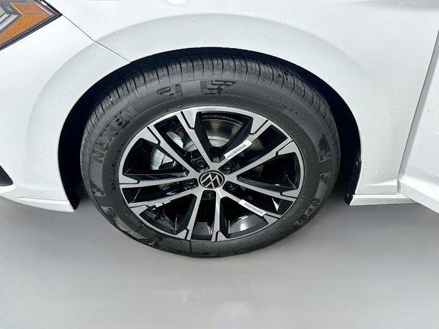 Photo of 2025 Pure White Volkswagen Jetta