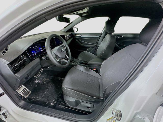 Photo of 2025 Pure White Volkswagen Jetta