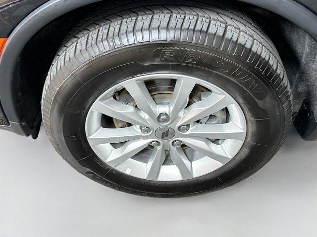 Photo of 2022 DB Black Clearcoat Dodge Durango