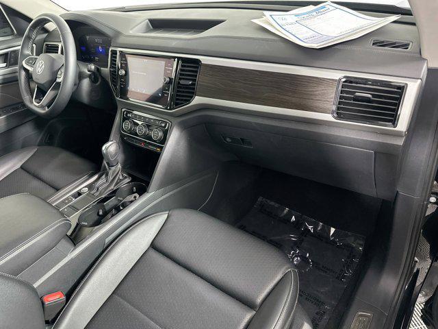 Photo of 2022 Deep Black Volkswagen Atlas