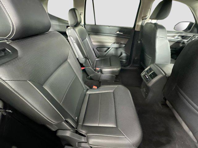 Photo of 2022 Deep Black Volkswagen Atlas