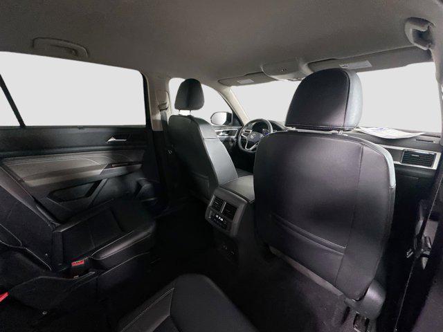 Photo of 2022 Deep Black Volkswagen Atlas