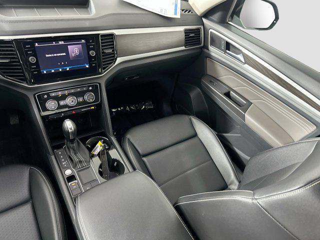Photo of 2022 Deep Black Volkswagen Atlas