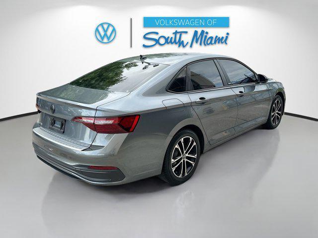 Photo of 2024 Platinum Gray Metallic Volkswagen Jetta