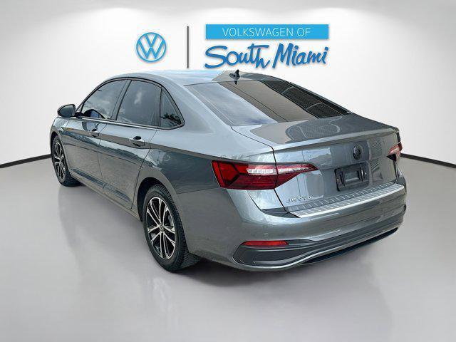 Photo of 2024 Platinum Gray Metallic Volkswagen Jetta
