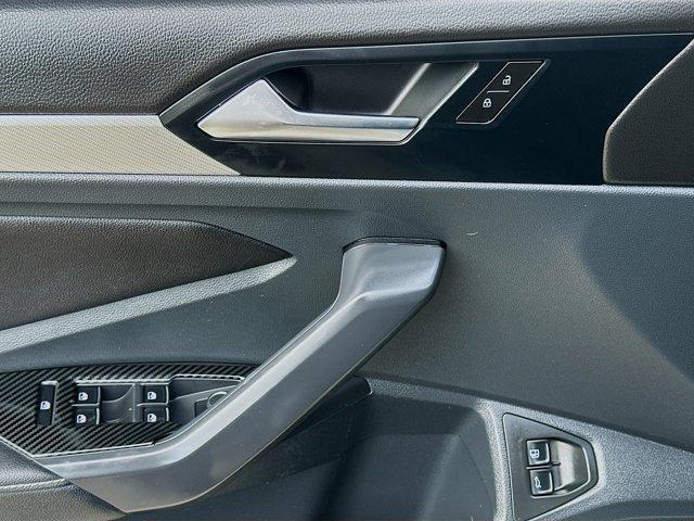 Photo of 2024 Platinum Gray Metallic Volkswagen Jetta