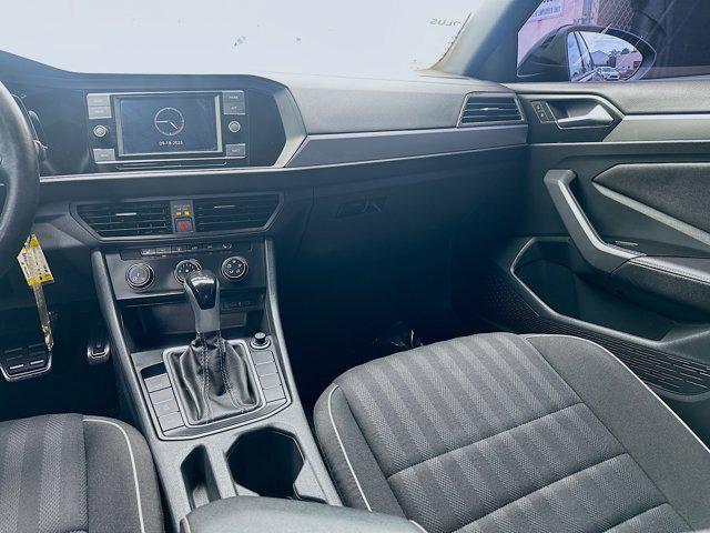 Photo of 2024 Platinum Gray Metallic Volkswagen Jetta