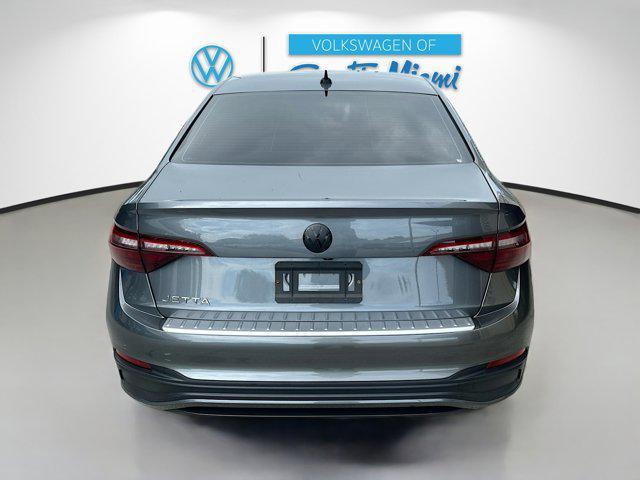 Photo of 2024 Platinum Gray Metallic Volkswagen Jetta