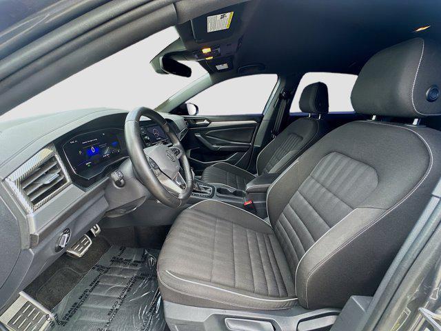 Photo of 2024 Platinum Gray Metallic Volkswagen Jetta