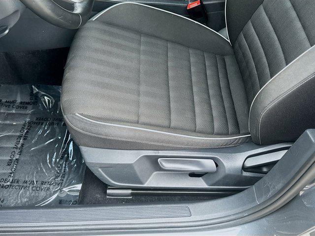 Photo of 2024 Platinum Gray Metallic Volkswagen Jetta