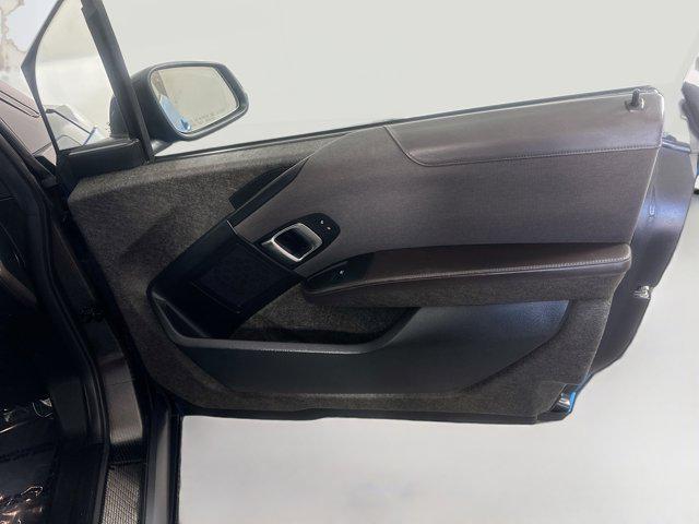 Photo of 2018 Protonic Blue Metallic w/Frozen Gray Accent BMW i3