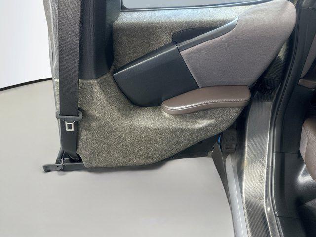 Photo of 2018 Protonic Blue Metallic w/Frozen Gray Accent BMW i3