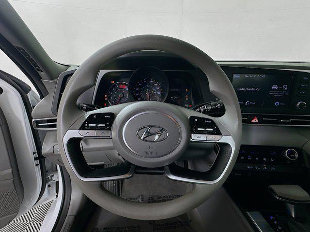 Photo of 2023 Quartz White Hyundai ELANTRA