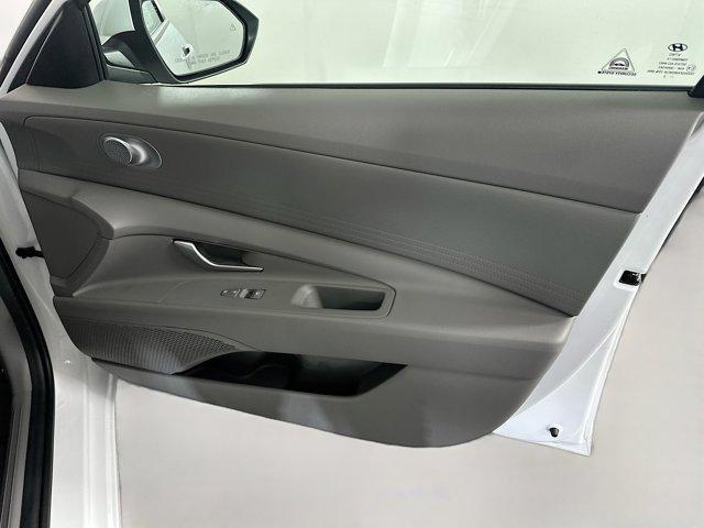 Photo of 2023 Quartz White Hyundai ELANTRA
