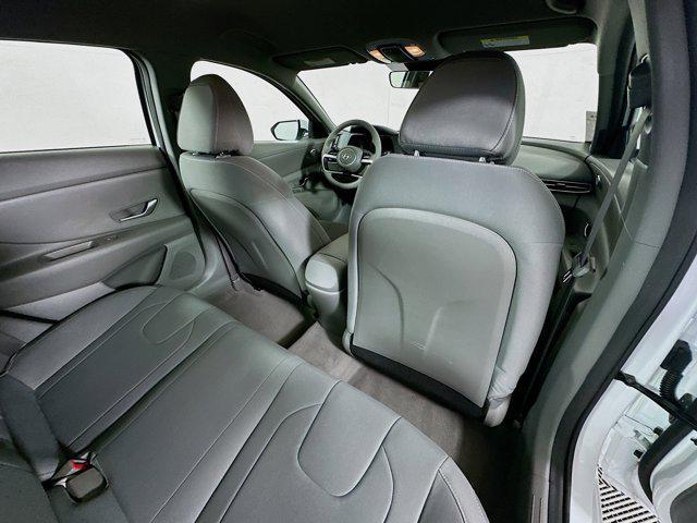 Photo of 2023 Quartz White Hyundai ELANTRA