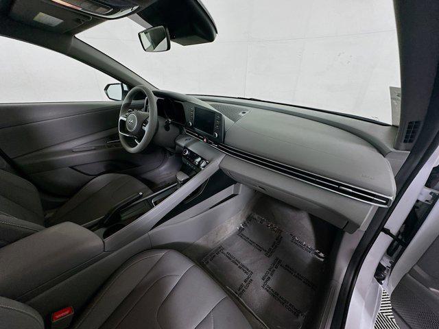 Photo of 2023 Quartz White Hyundai ELANTRA