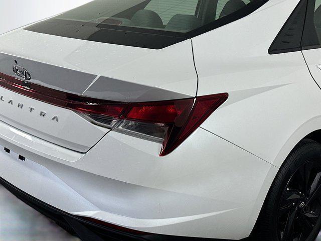 Photo of 2023 Quartz White Hyundai ELANTRA