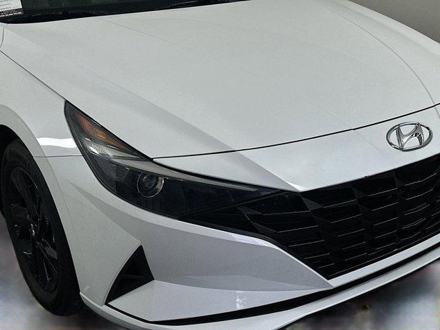 Photo of 2023 Quartz White Hyundai ELANTRA