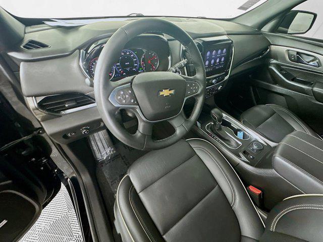 Photo of 2023 Mosaic Black Metallic Chevrolet Traverse