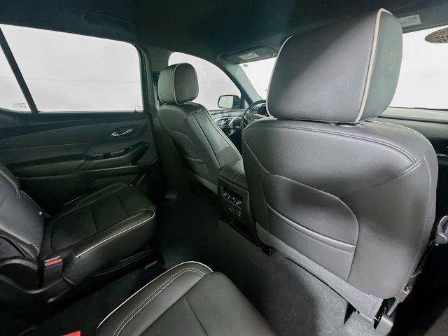 Photo of 2023 Mosaic Black Metallic Chevrolet Traverse
