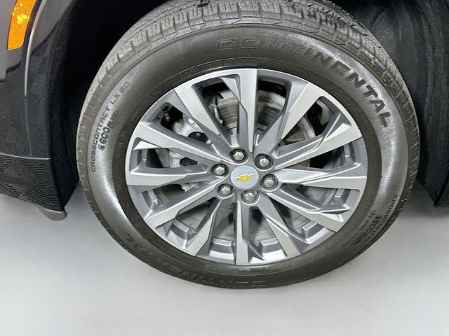 Photo of 2023 Mosaic Black Metallic Chevrolet Traverse
