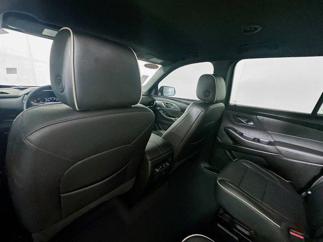 Photo of 2023 Mosaic Black Metallic Chevrolet Traverse