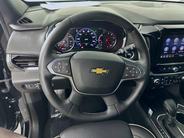 Photo of 2023 Mosaic Black Metallic Chevrolet Traverse