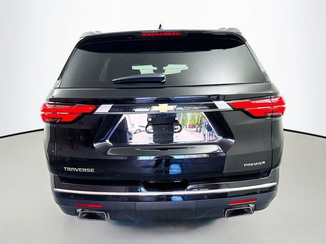 Photo of 2023 Mosaic Black Metallic Chevrolet Traverse