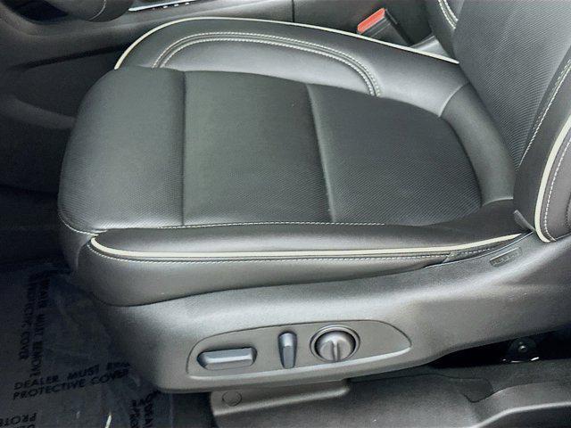 Photo of 2023 Mosaic Black Metallic Chevrolet Traverse