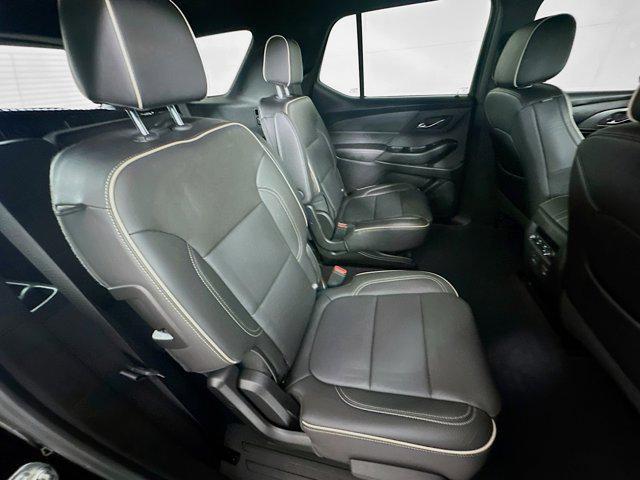 Photo of 2023 Mosaic Black Metallic Chevrolet Traverse