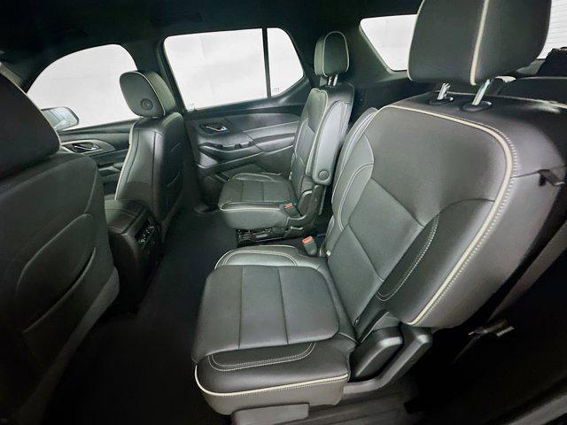 Photo of 2023 Mosaic Black Metallic Chevrolet Traverse