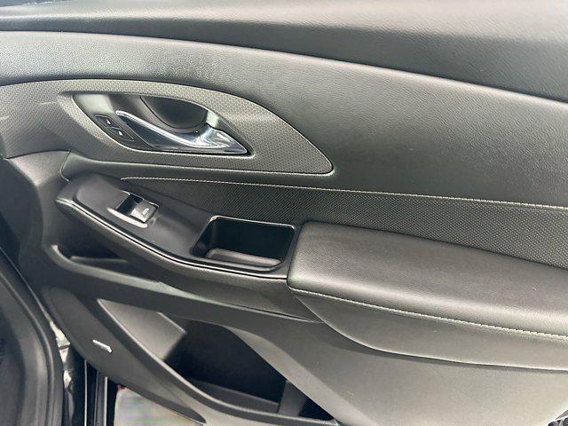 Photo of 2023 Mosaic Black Metallic Chevrolet Traverse