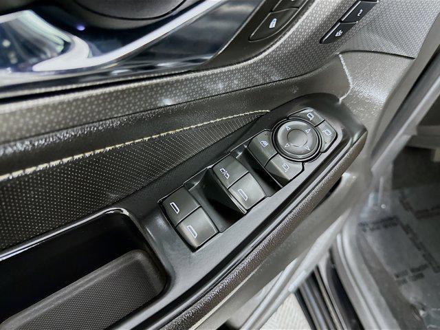 Photo of 2023 Mosaic Black Metallic Chevrolet Traverse