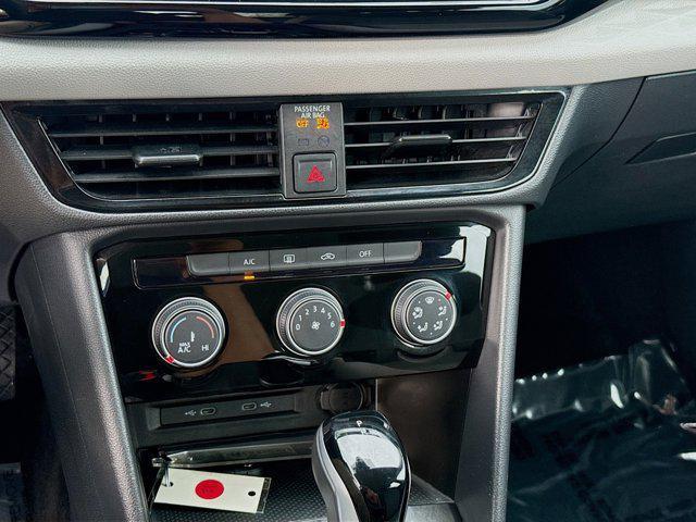 Photo of 2024 Platinum Gray Metallic Volkswagen Taos
