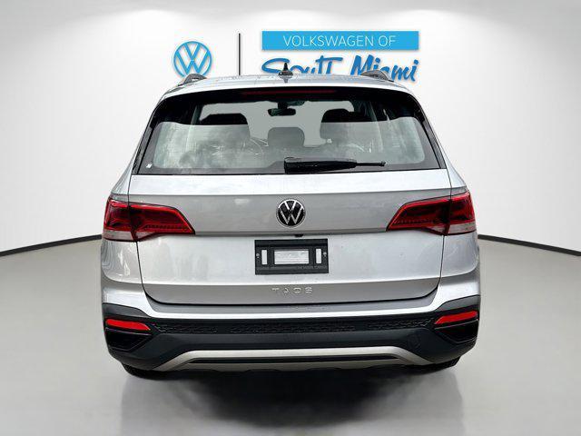 Photo of 2024 Platinum Gray Metallic Volkswagen Taos