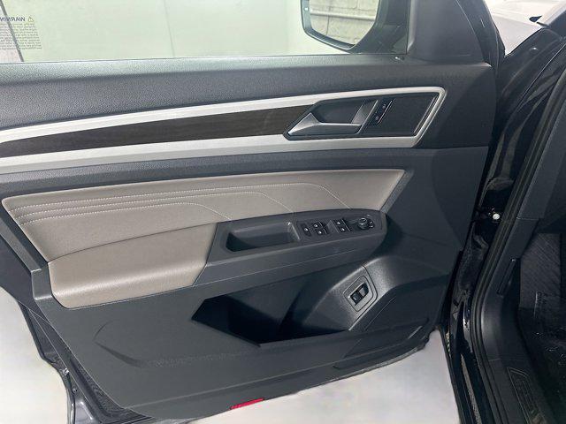 Photo of 2021 White Volkswagen Atlas