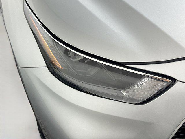 Photo of 2022 Celestial Silver Toyota Highlander