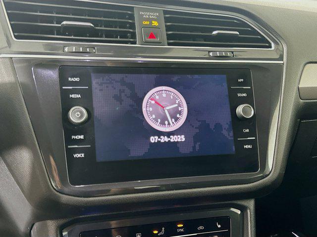 Photo of 2022 Platinum Gray Metallic Volkswagen Tiguan