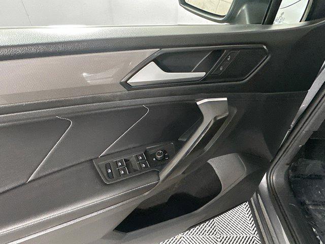 Photo of 2022 Platinum Gray Metallic Volkswagen Tiguan