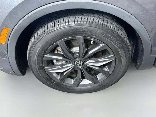 Photo of 2022 Platinum Gray Metallic Volkswagen Tiguan