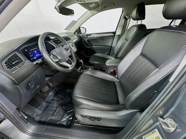 Photo of 2022 Platinum Gray Metallic Volkswagen Tiguan