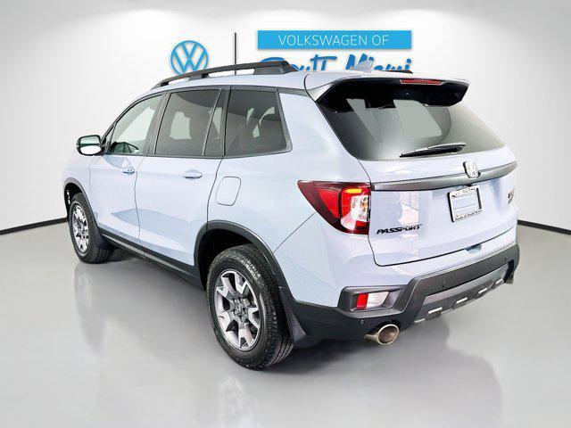 Photo of 2023 Sonic Gray Pearl Honda Passport