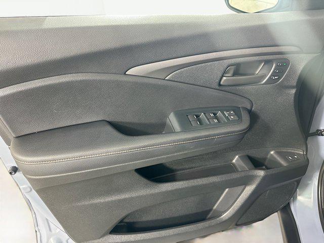 Photo of 2023 Sonic Gray Pearl Honda Passport