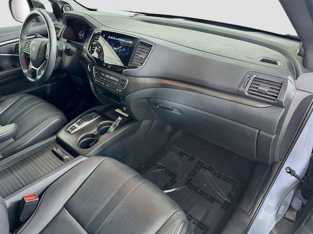 Photo of 2023 Sonic Gray Pearl Honda Passport