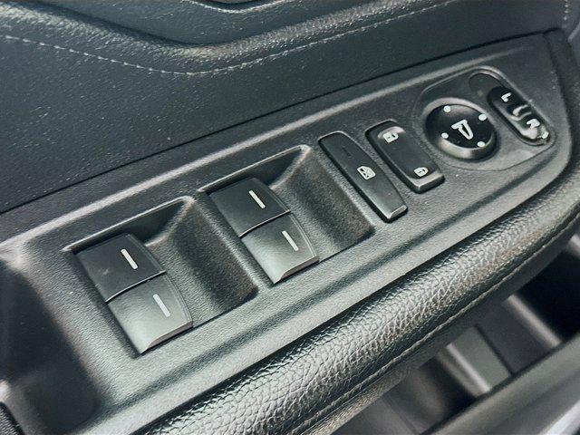 Photo of 2023 Crystal Black Pearl Honda Odyssey
