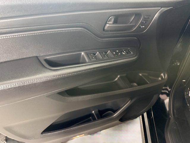 Photo of 2023 Crystal Black Pearl Honda Odyssey