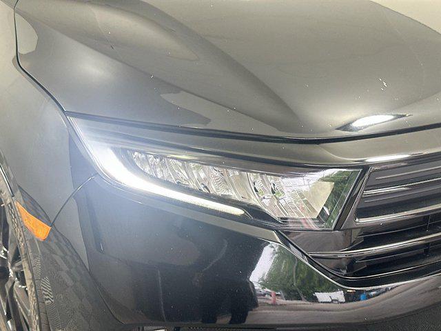 Photo of 2023 Crystal Black Pearl Honda Odyssey