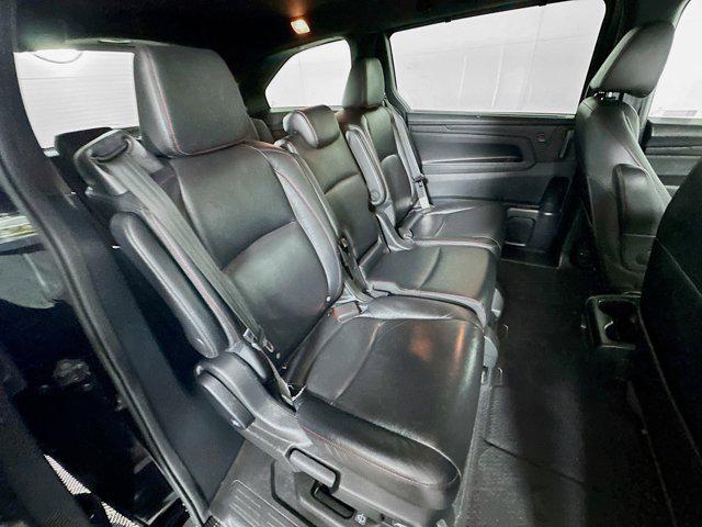 Photo of 2023 Crystal Black Pearl Honda Odyssey